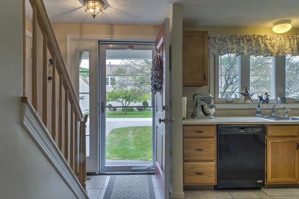 24d Stonehouse Lane Keene NH 03431