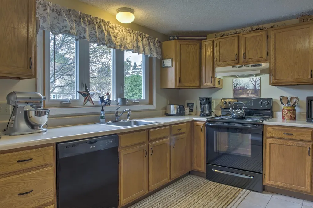 24d Stonehouse Lane Keene NH 03431