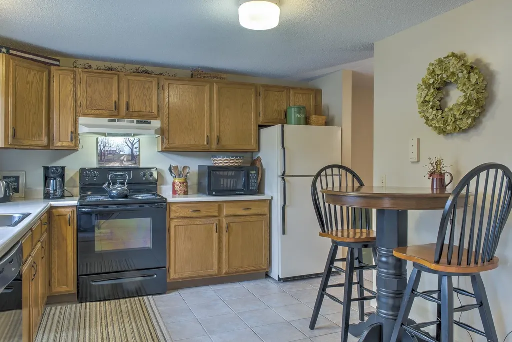 24d Stonehouse Lane Keene NH 03431