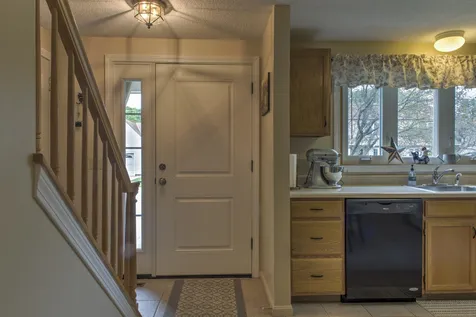 24d Stonehouse Lane Keene NH 03431