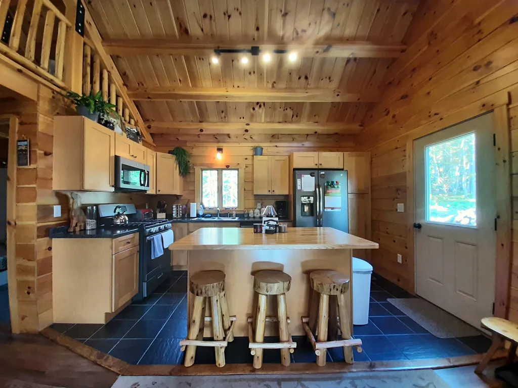 57 Bear Rock Way Pittsburg NH 03592
