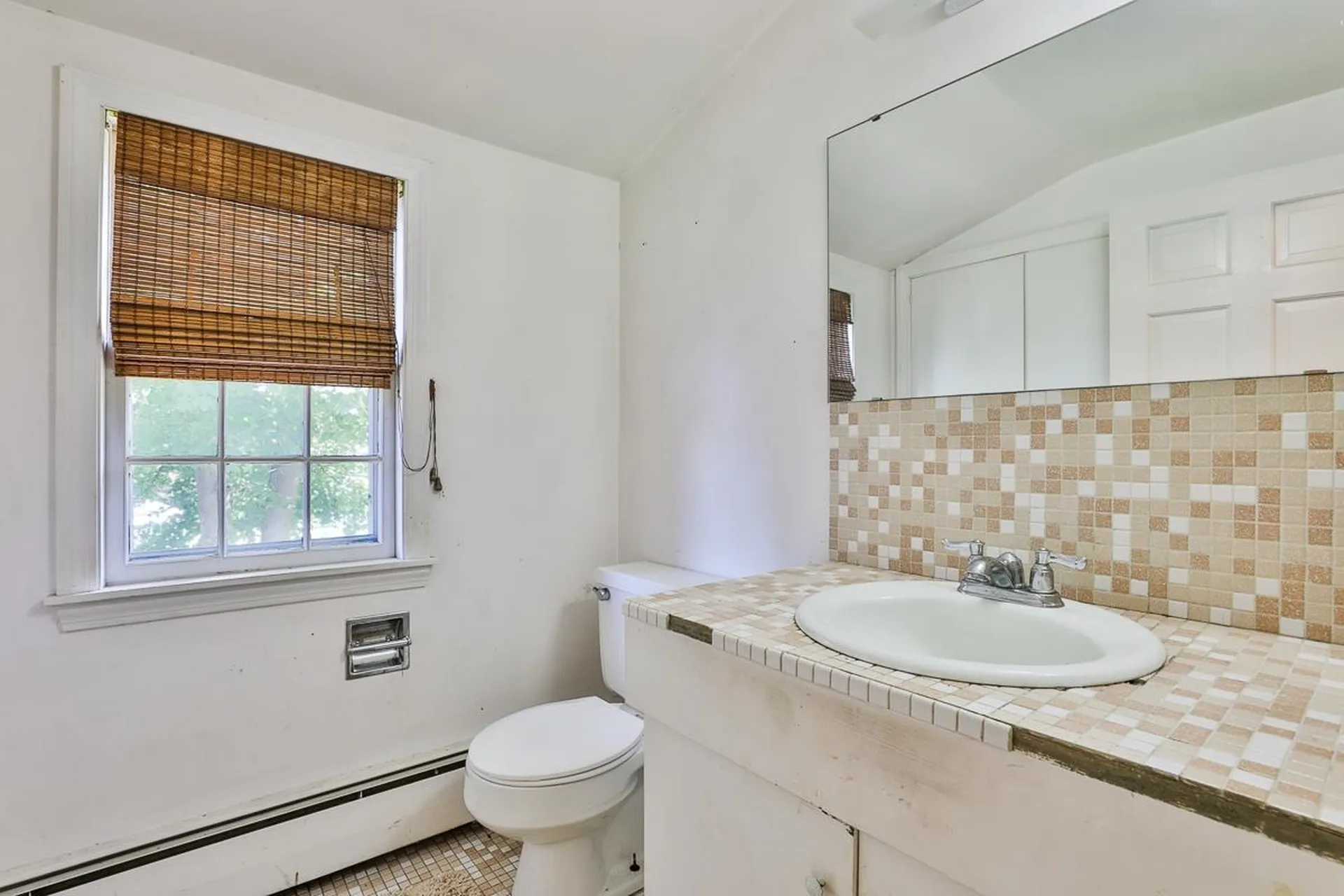 8 King Street Milford NH 03055