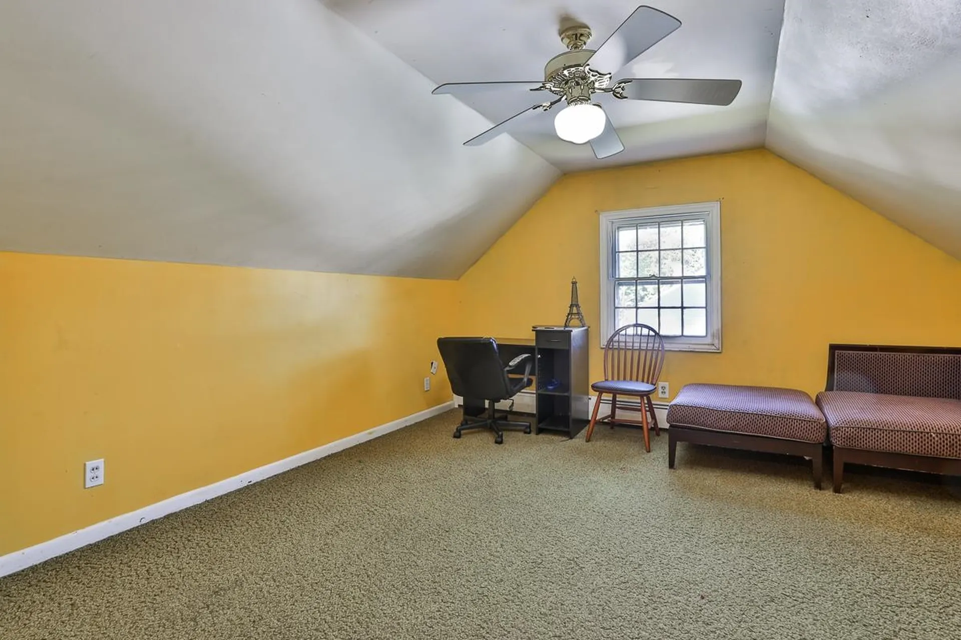8 King Street Milford NH 03055