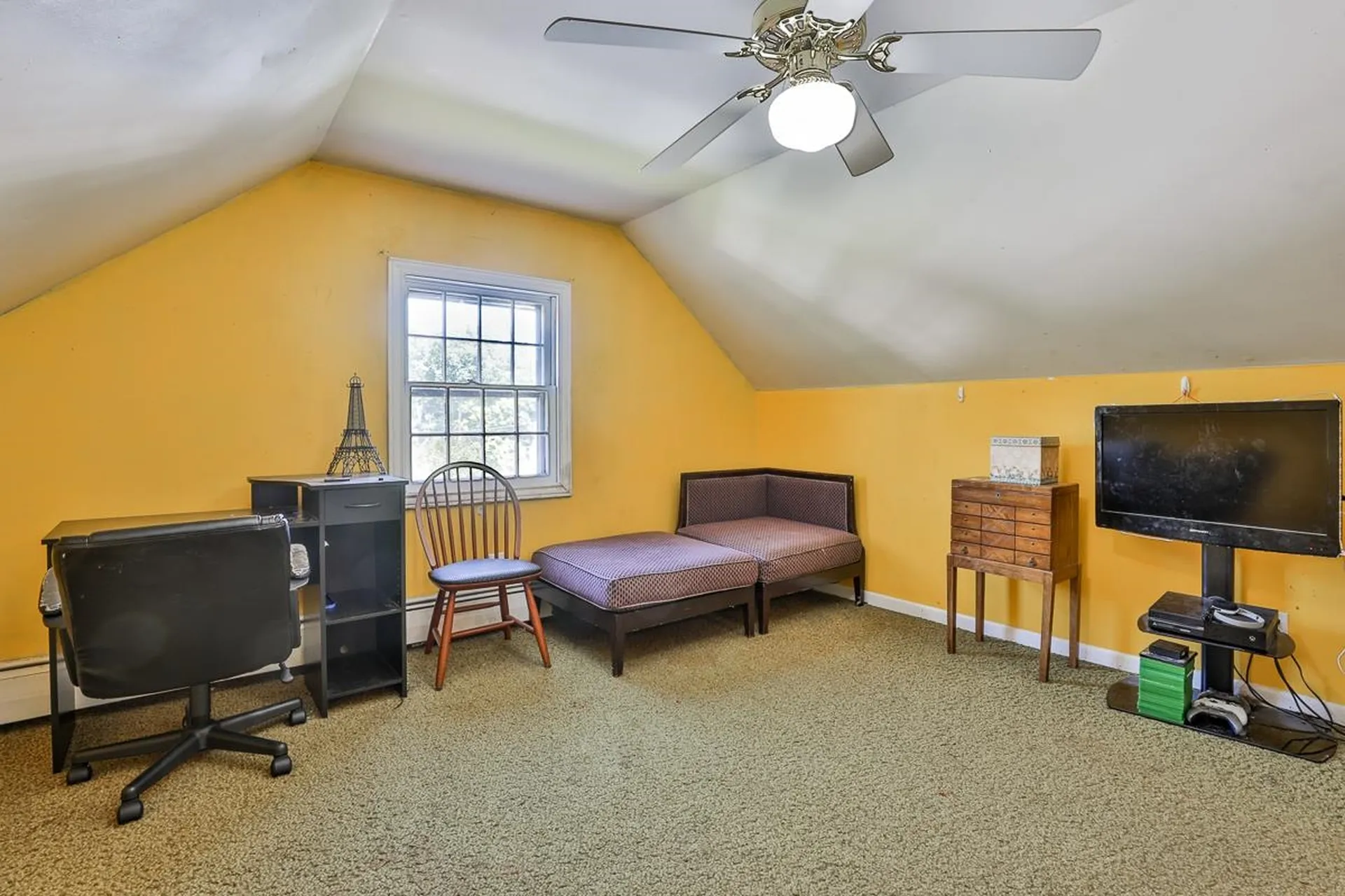 8 King Street Milford NH 03055