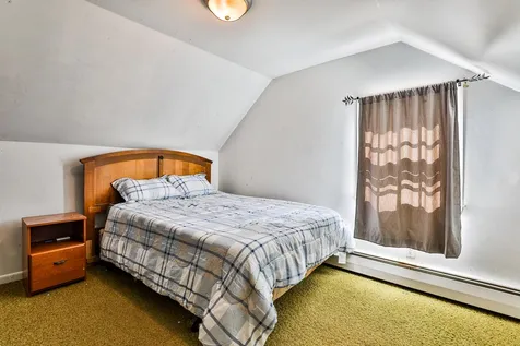 8 King Street Milford NH 03055