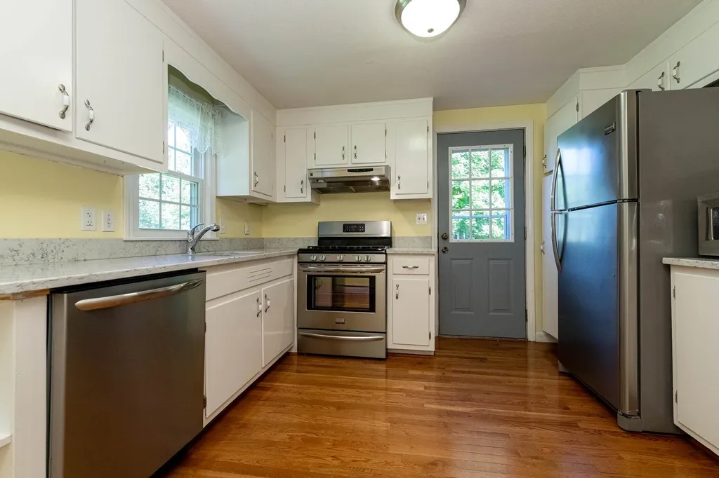 12 Budron Avenue Salem NH 03079