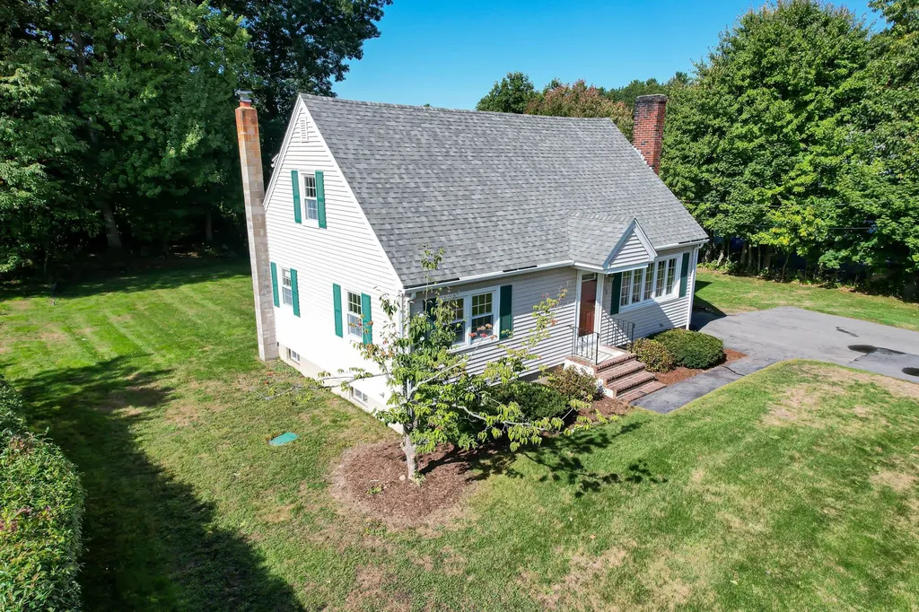 12 Budron Avenue Salem NH 03079