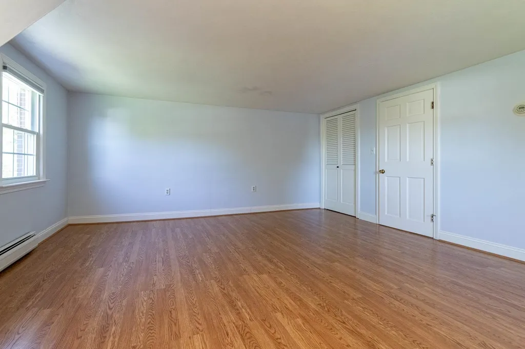 12 Budron Avenue Salem NH 03079