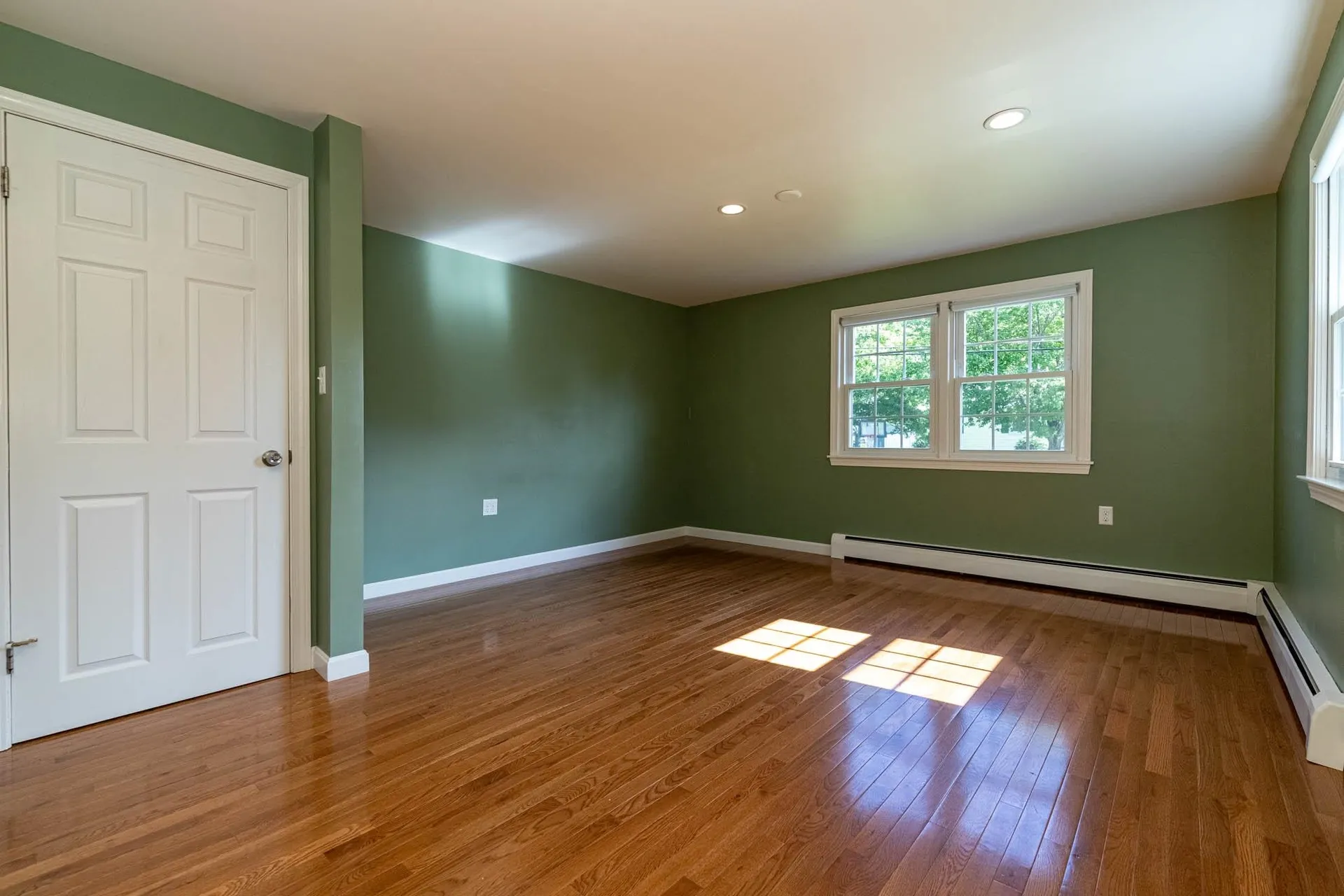 12 Budron Avenue Salem NH 03079