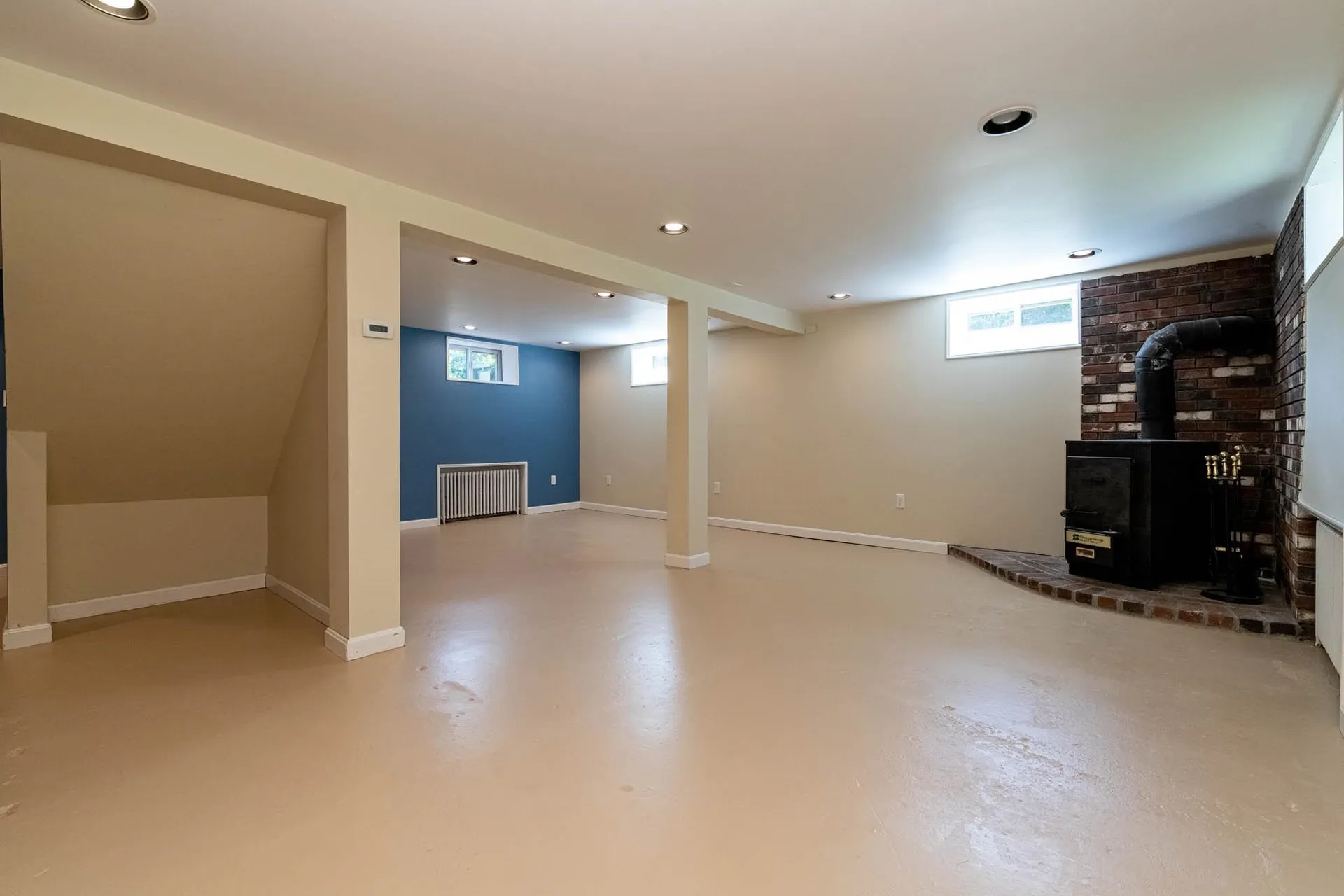 12 Budron Avenue Salem NH 03079