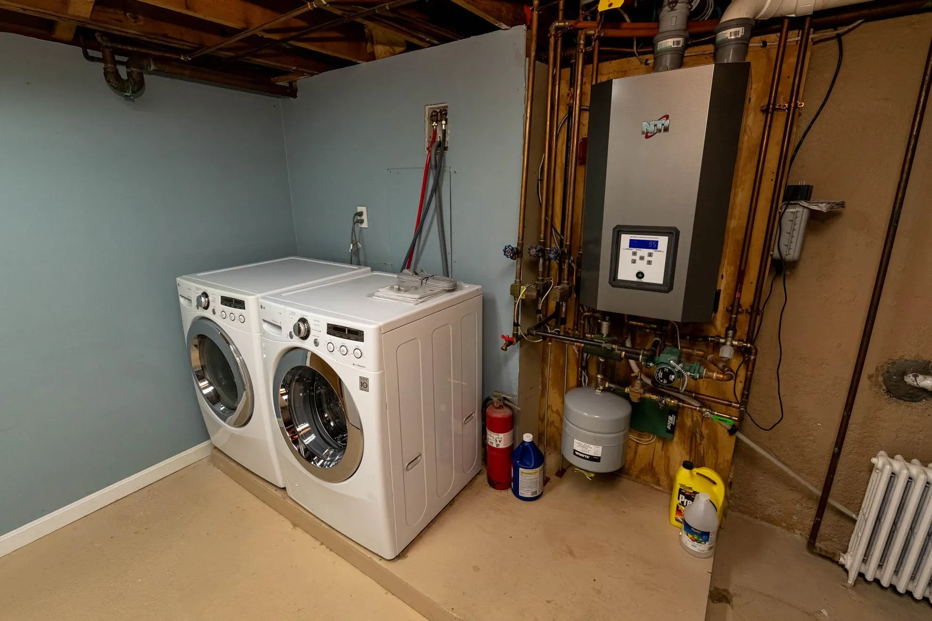 12 Budron Avenue Salem NH 03079