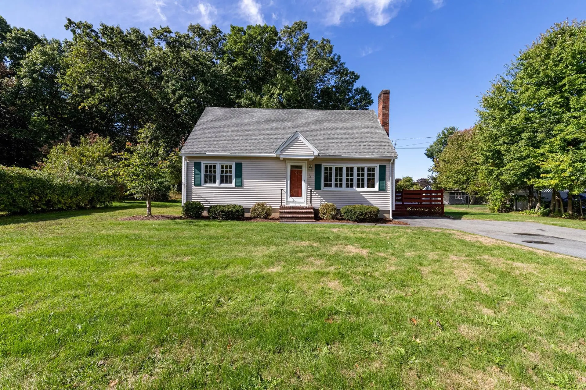 12 Budron Avenue Salem NH 03079