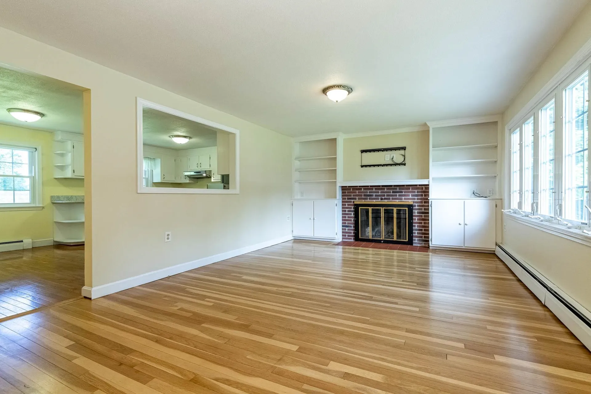12 Budron Avenue Salem NH 03079