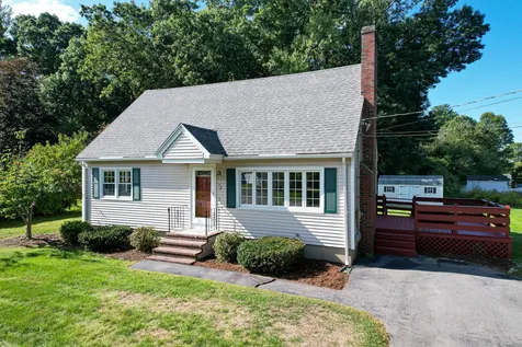 12 Budron Avenue Salem NH 03079