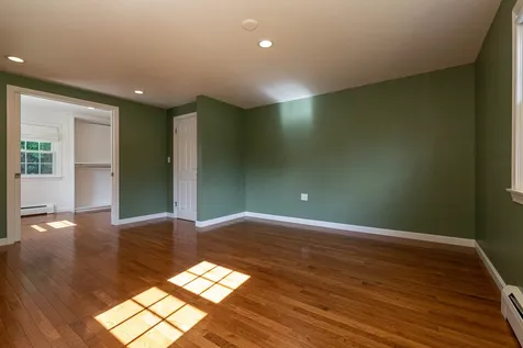 12 Budron Avenue Salem NH 03079