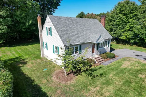 12 Budron Avenue Salem NH 03079