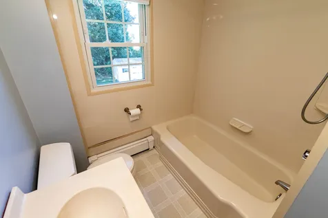 12 Budron Avenue Salem NH 03079