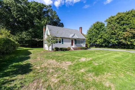 12 Budron Avenue Salem NH 03079