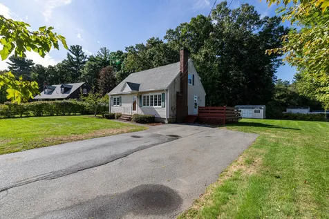 12 Budron Avenue Salem NH 03079