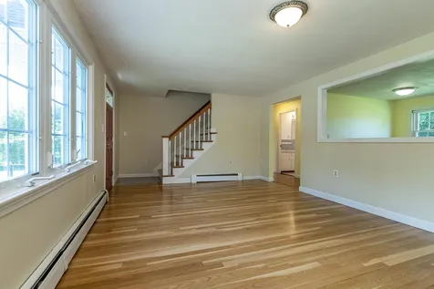 12 Budron Avenue Salem NH 03079