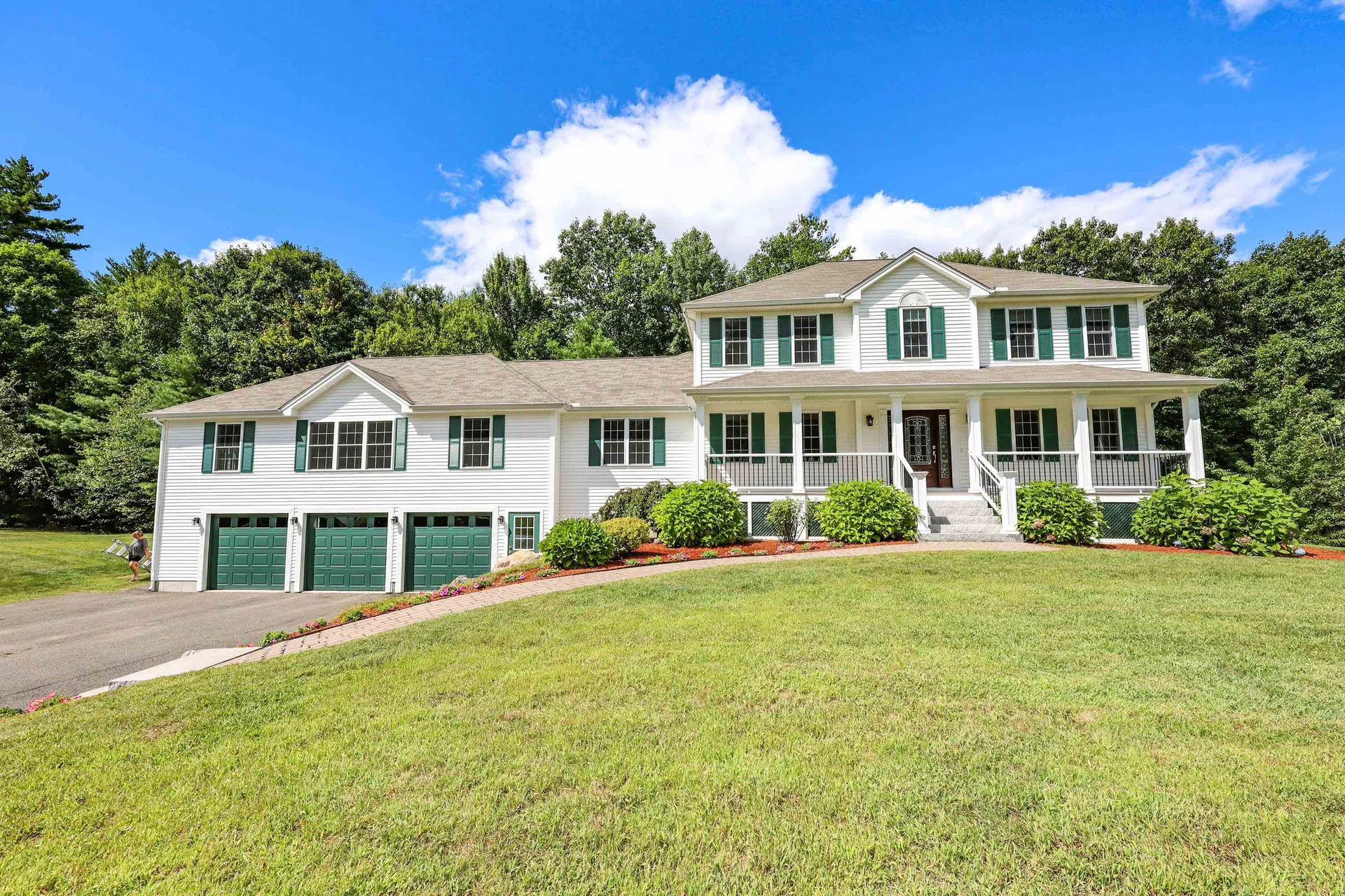 28 Haywood Road Londonderry NH 03053