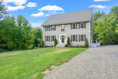 43 Clark Road Londonderry NH 03053
