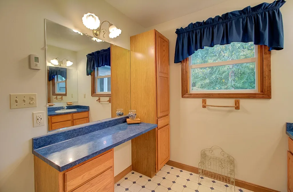389 South Street South Hero VT 05486