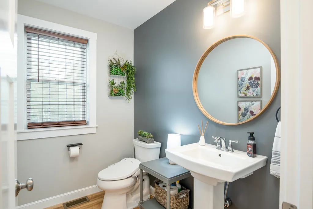 32 Daniels Drive Lee NH 03861