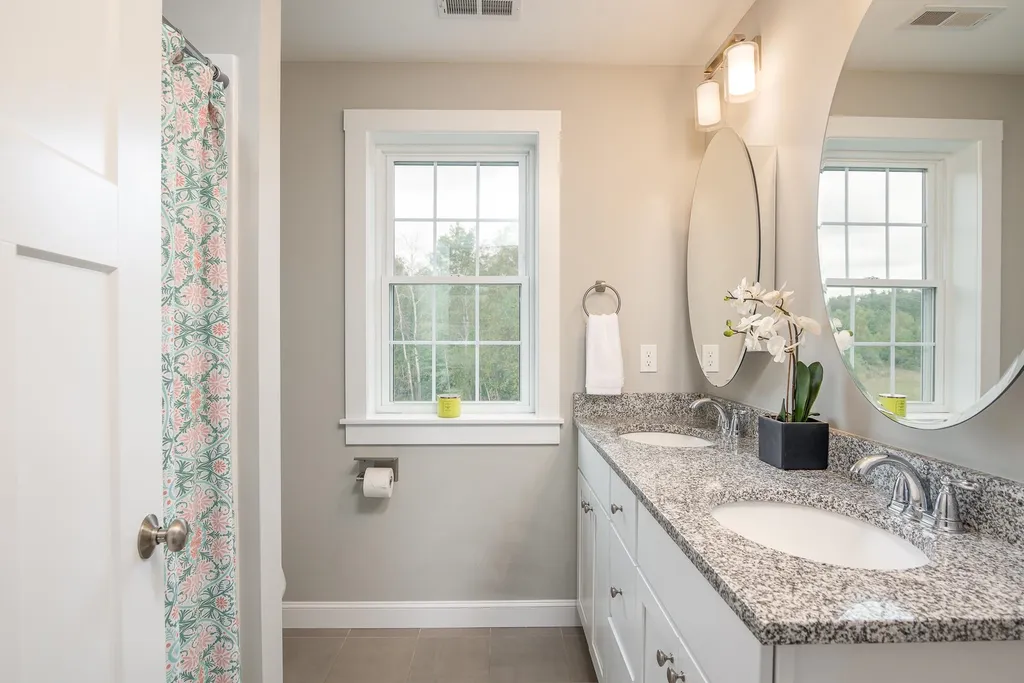 32 Daniels Drive Lee NH 03861