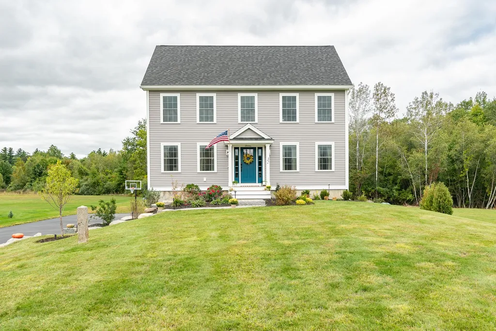 32 Daniels Drive Lee NH 03861
