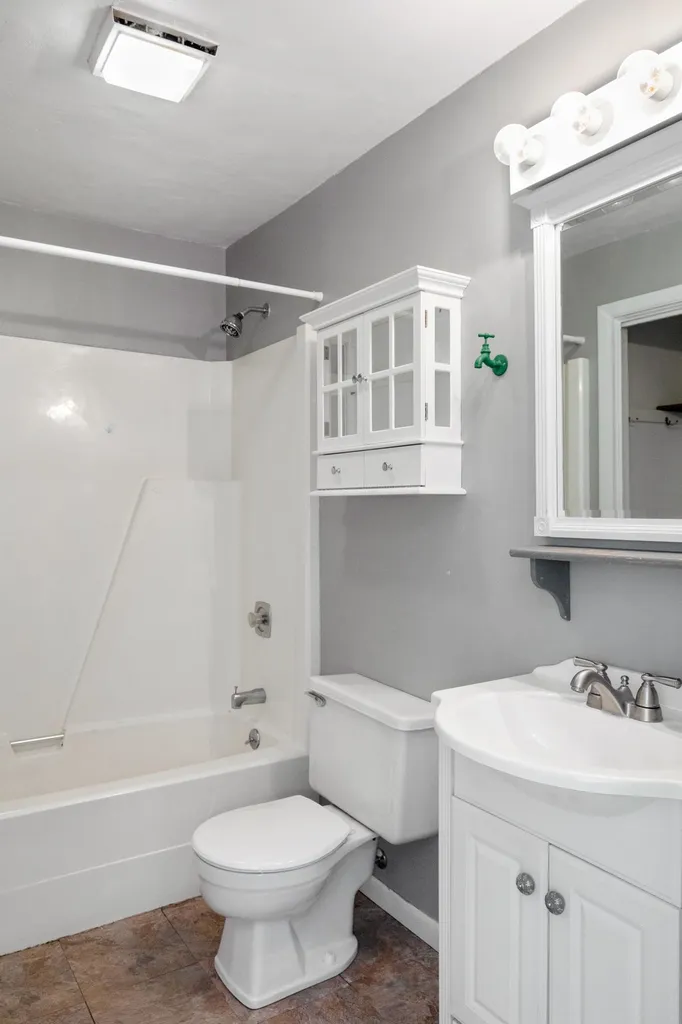 19 Timberlake Drive Colchester VT 05446