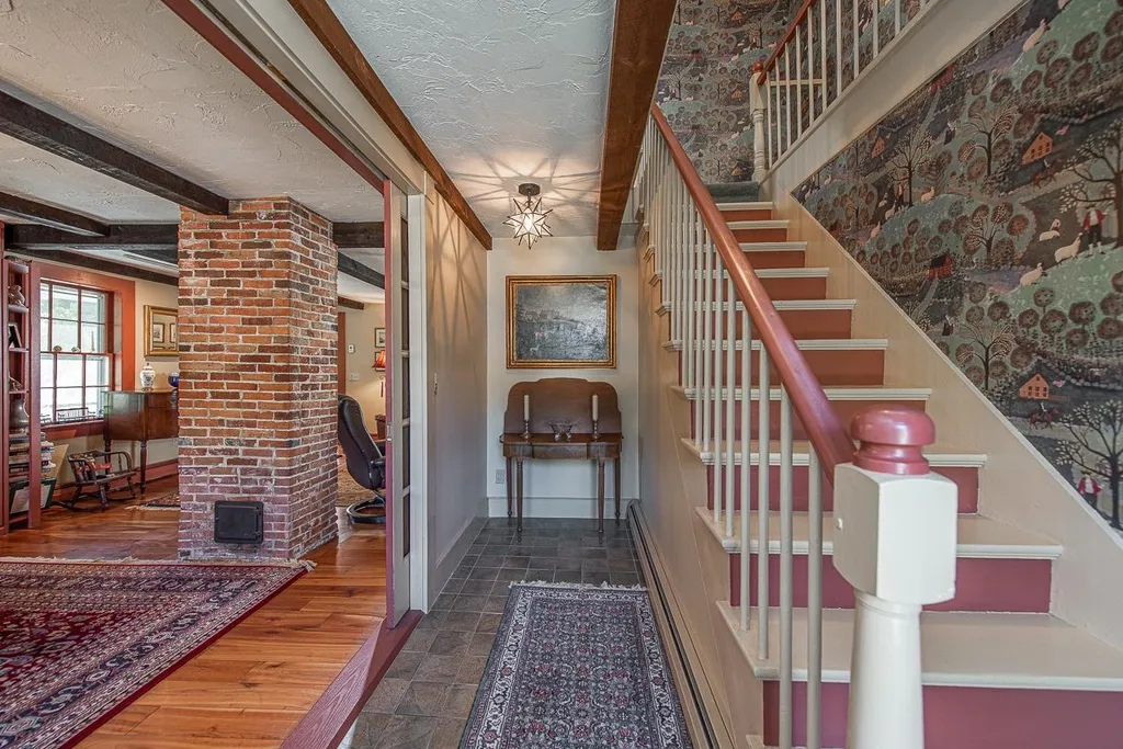 132 North Main Street Wolfeboro NH 03894