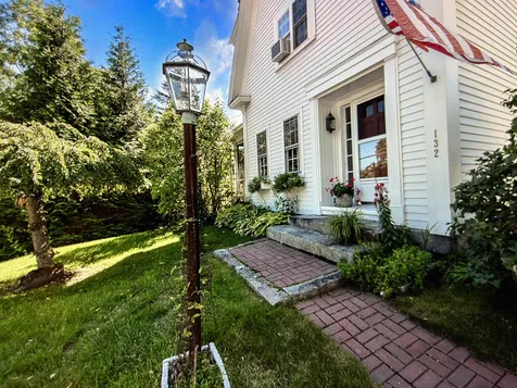 132 North Main Street Wolfeboro NH 03894