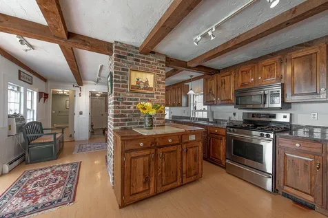 132 North Main Street Wolfeboro NH 03894