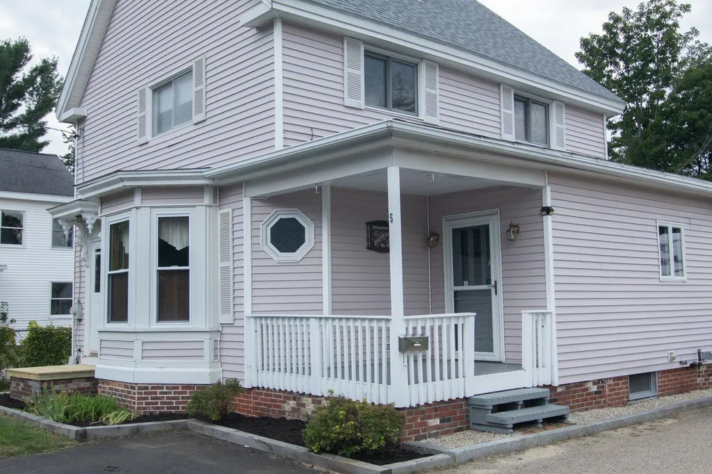 5 North Street Rochester NH 03867-1226