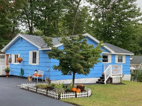 83 Tenby Drive Nashua NH 03062