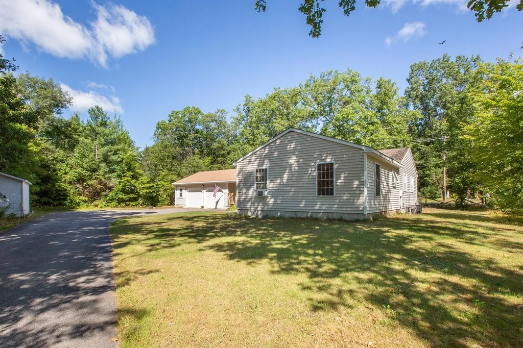 19 Broken Ground Drive Concord NH 03301