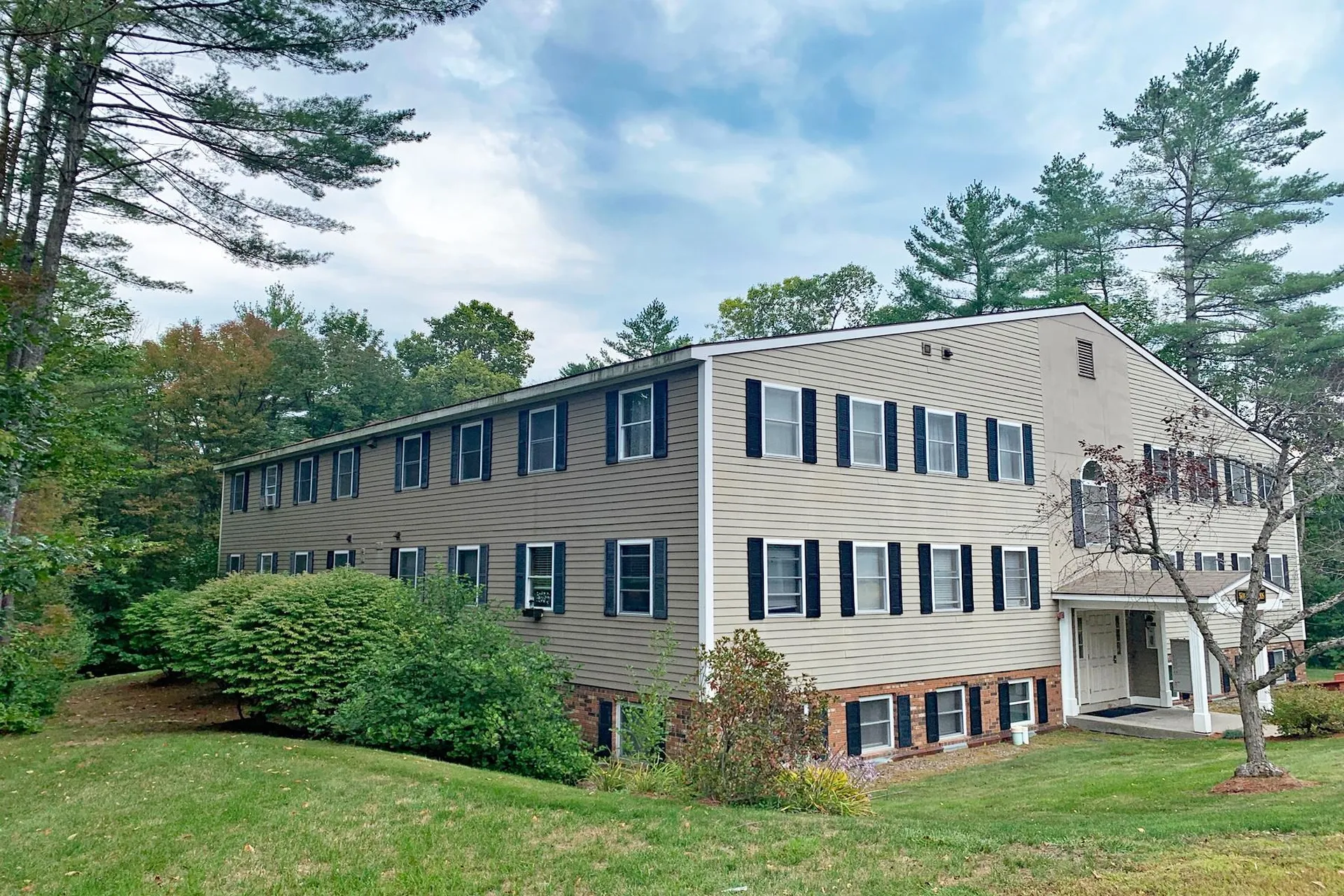 647 Bugbee Street Hartford VT 05001