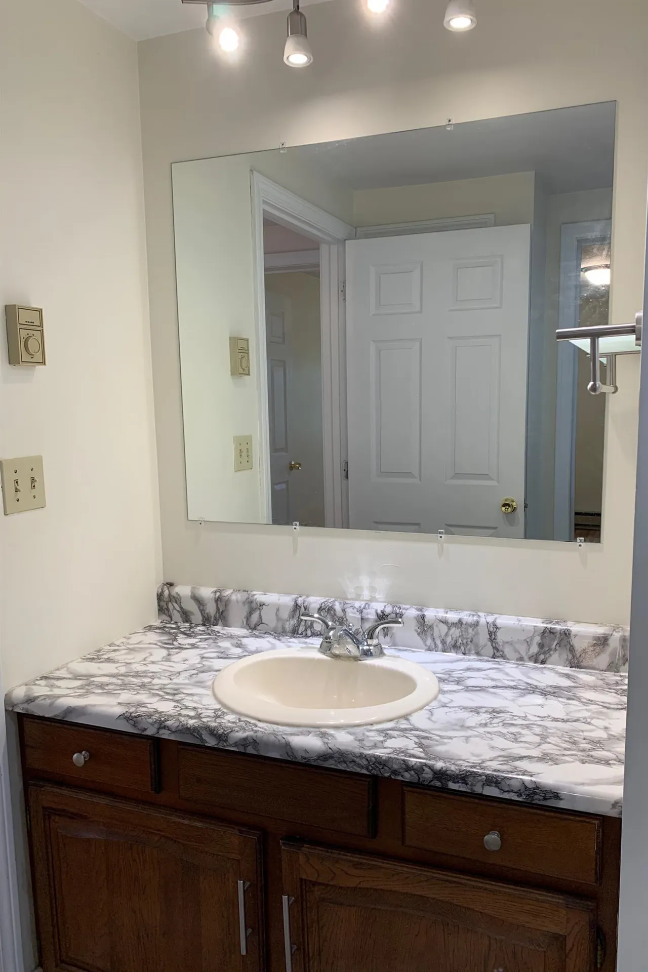 647 Bugbee Street Hartford VT 05001