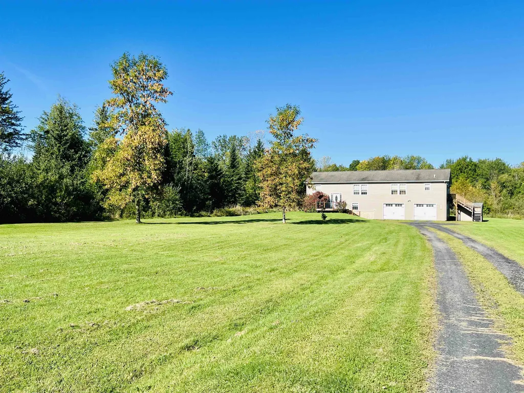 2069 Lakeview Drive North Hero VT 05474