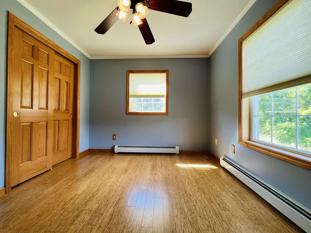 2069 Lakeview Drive North Hero VT 05474