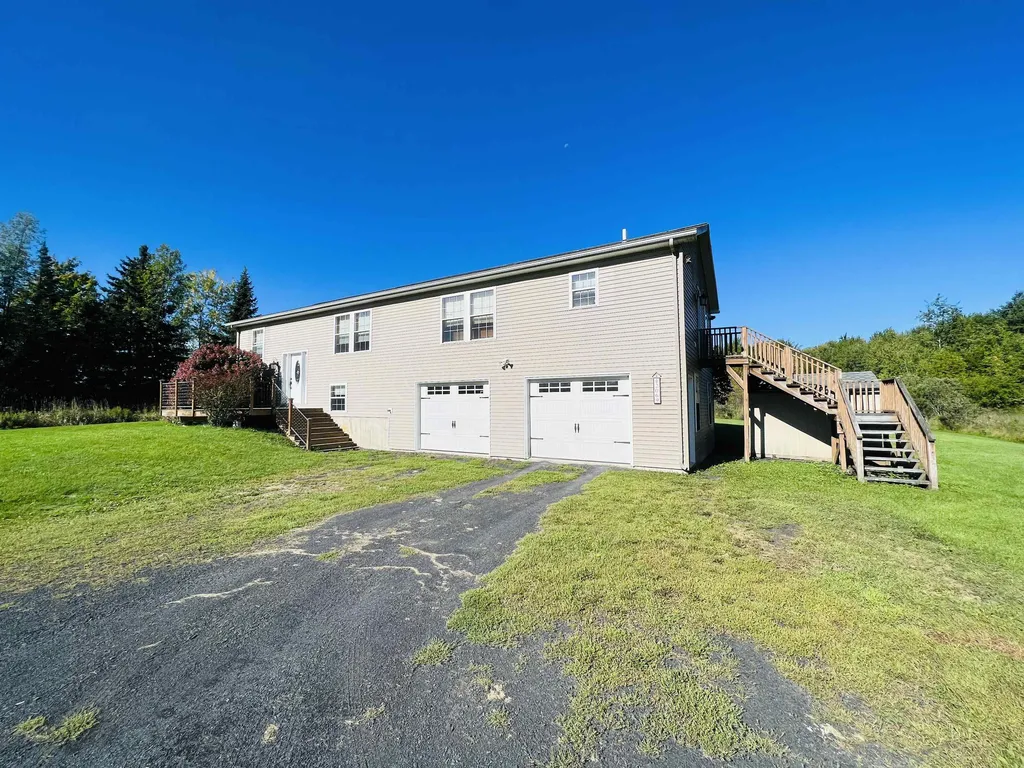 2069 Lakeview Drive North Hero VT 05474