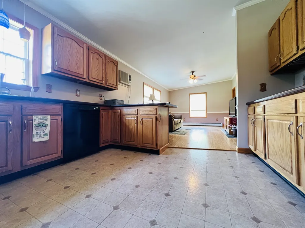 2069 Lakeview Drive North Hero VT 05474