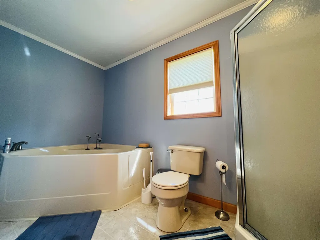 2069 Lakeview Drive North Hero VT 05474