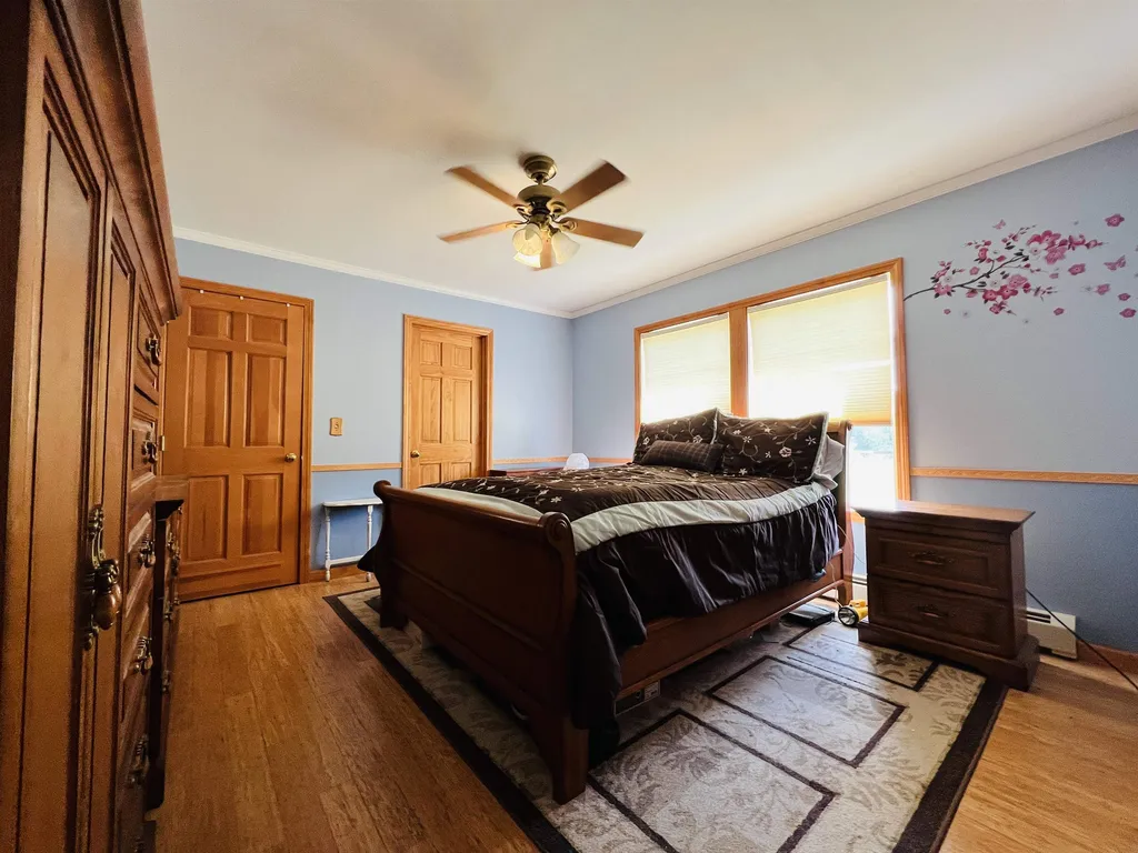 2069 Lakeview Drive North Hero VT 05474