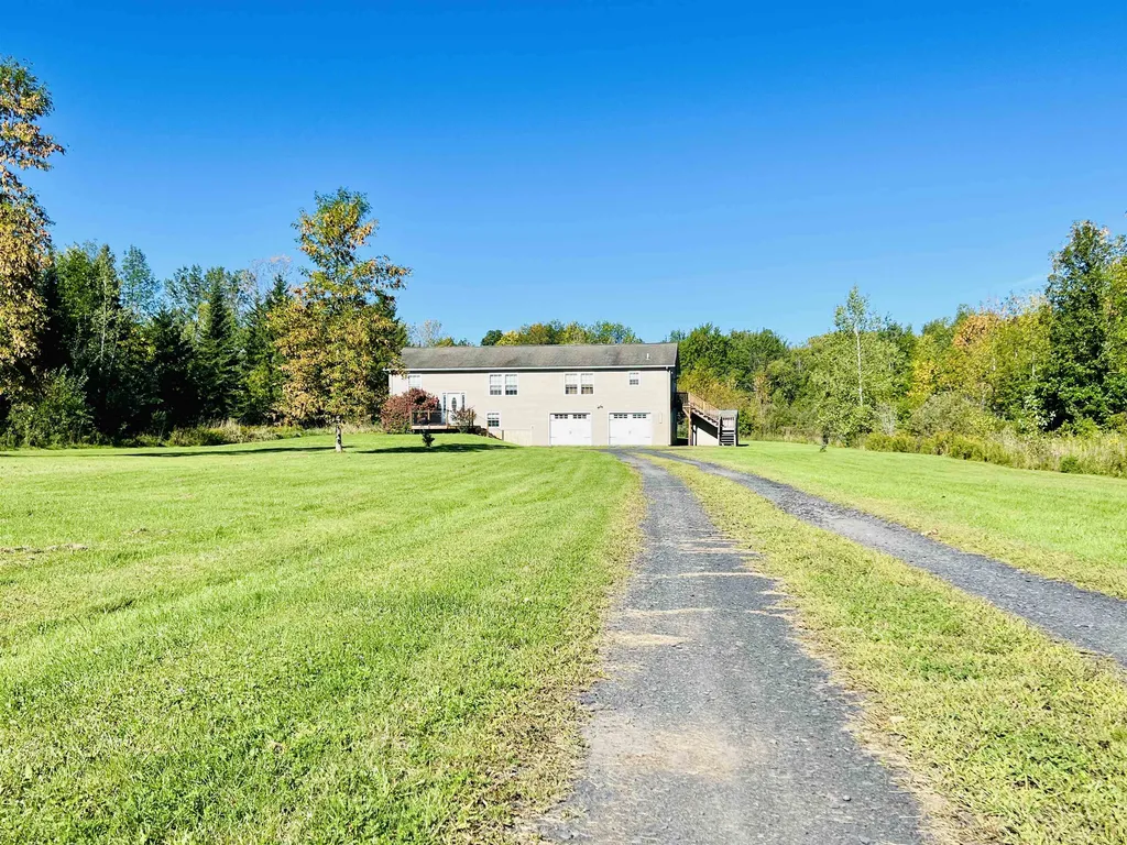 2069 Lakeview Drive North Hero VT 05474