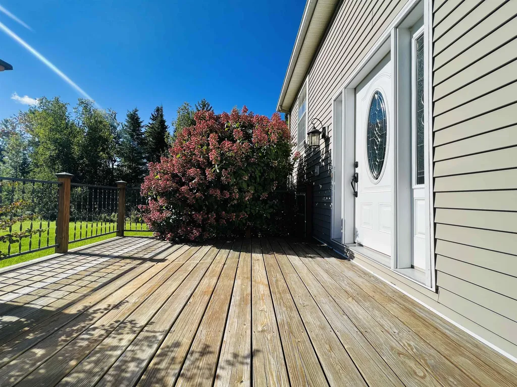 2069 Lakeview Drive North Hero VT 05474