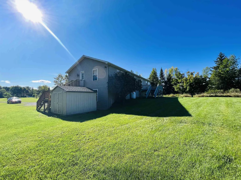 2069 Lakeview Drive North Hero VT 05474