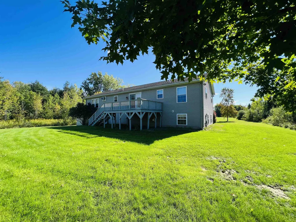 2069 Lakeview Drive North Hero VT 05474