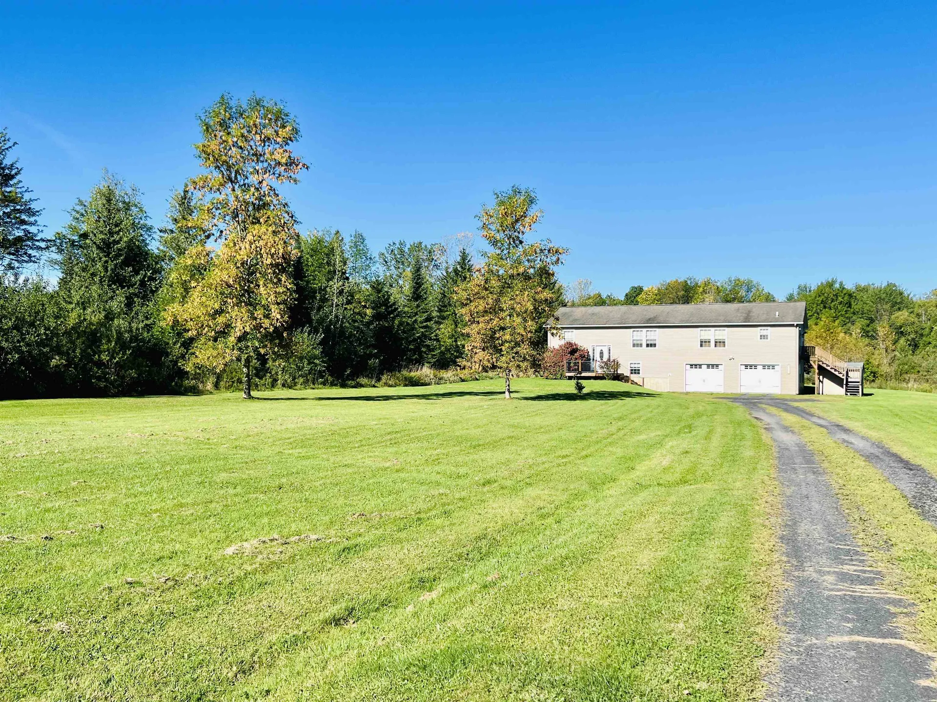 2069 Lakeview Drive North Hero VT 05474